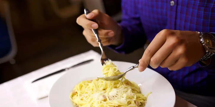 Romantická italská večeře s vínem pro dva