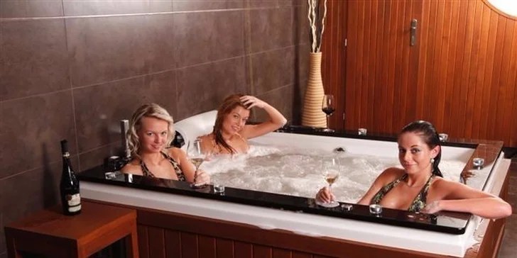 Zážitková dovolená ve Vinařství u Kapličky – víno, wellness a degustační menu