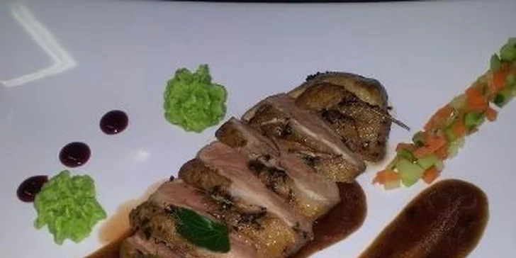 Zážitková dovolená ve Vinařství u Kapličky – víno, wellness a degustační menu