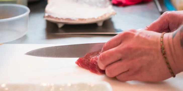 Bohatá nadílka sushi v restauraci HAZEN Asian Fusion