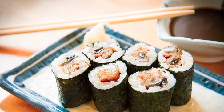 Bohatá nadílka sushi v restauraci HAZEN Asian Fusion