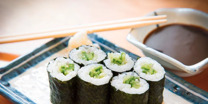 Bohatá nadílka sushi v restauraci HAZEN Asian Fusion