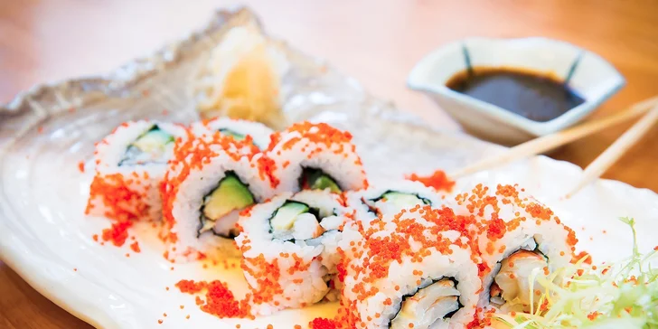 Bohatá nadílka sushi v restauraci HAZEN Asian Fusion