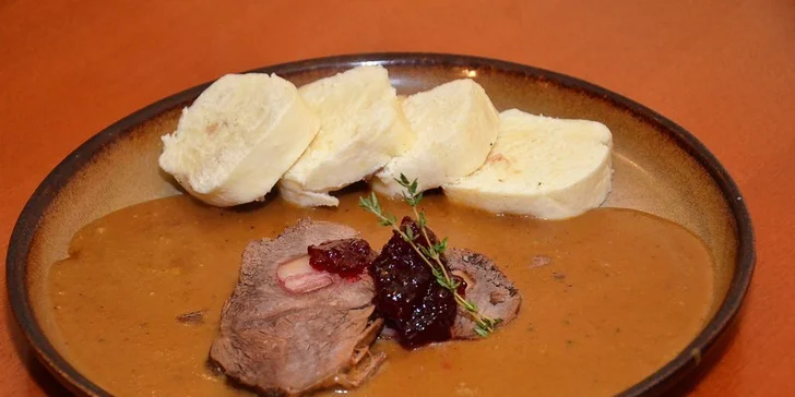 50% sleva na jakékoli pokrmy v restauraci U Českých pánů