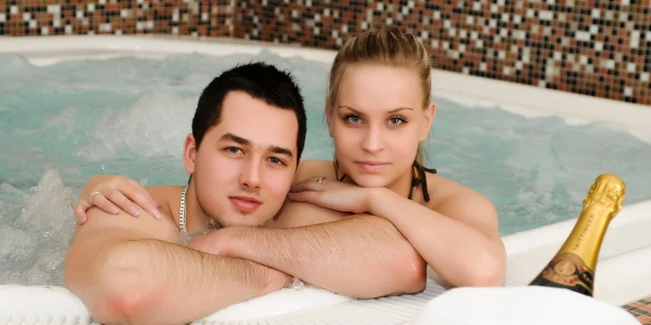 Romantické hýčkání s wellness na zámku Liblice****
