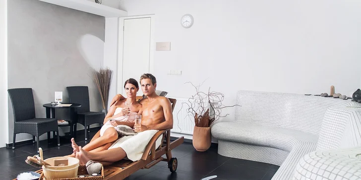 Poctivá víkendová snídaně pro dva s možností wellness či únikové hry