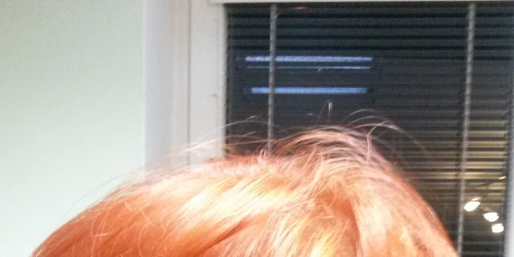 Brunetka nebo rusovláska? Kadeřnický balíček s barvením, maskou a masáží