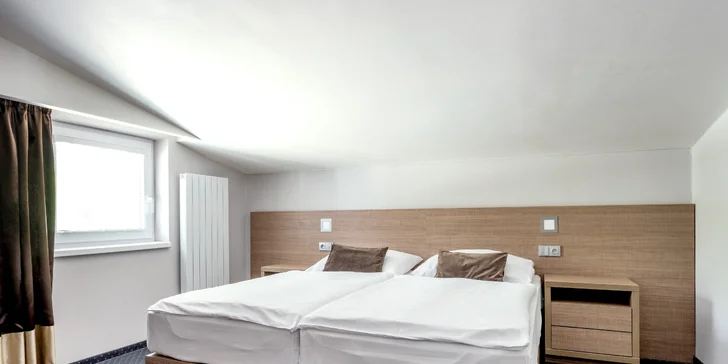 Apartmány tvoří jedna nebo dvě ložnice a obývací pokoj. 