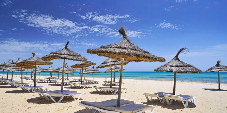 Resort se rozprostírá u jedné z nejkrásnějších písečných pláží.