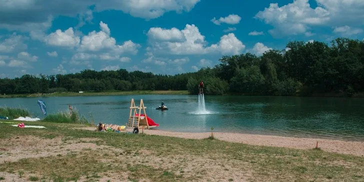 Flyboarding: let nad vodní hladinou ve východních Čechách + dárek
