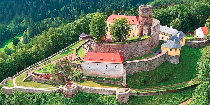 Dobrodružný pobyt na hradu Svojanov vč. prohlídky + 2 děti do 6 let zdarma