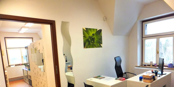 Mediciální pedikúra s možností SPA zábalu či reflexní masáží chodidel