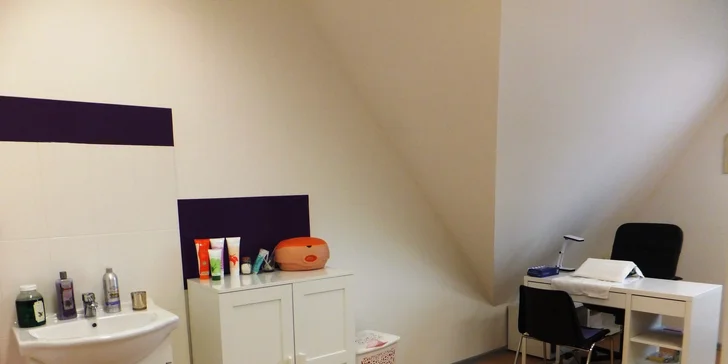 Mediciální pedikúra s možností SPA zábalu či reflexní masáží chodidel