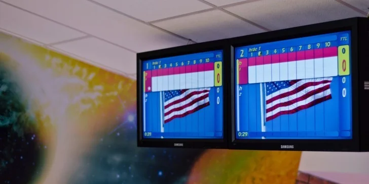 120 minut bowlingu a Buffalo Wings pro tým až osmi hráčů