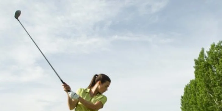 Golfové zážitky ve vyhlášeném Queen's Park Golf clubu Myštěves