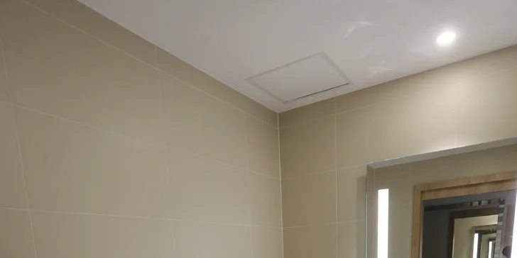 Samozrejmosťou je samostatná kúpeľňa so sprchovacím kútom a nadýchanými uterákmi.