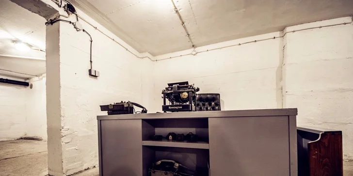 Unikněte z protiatomového krytu: escape game ve skutečném podzemním úkrytu