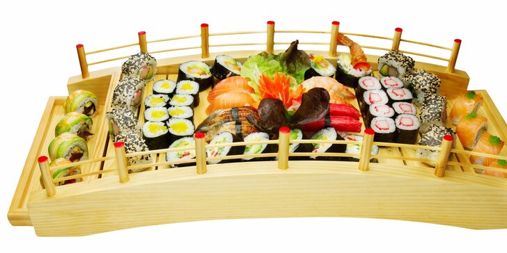 Až 50 kousků sushi v příjemné restauraci Pho Original