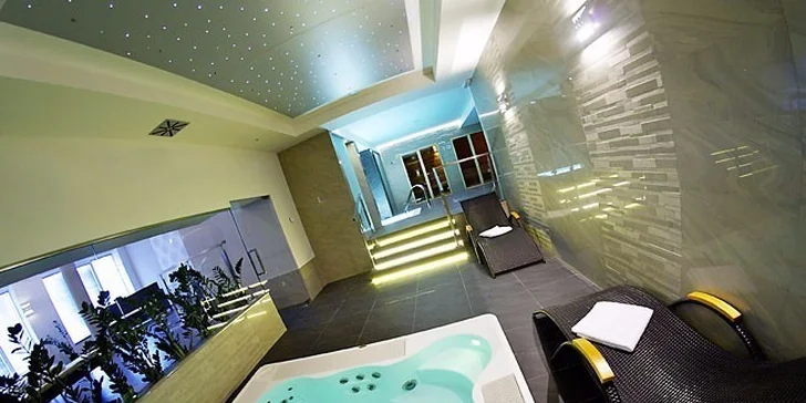 SKI a WELLNESS pobyt pro dva pod Vysokými Tatrami v hotelu Kaštieľ Lučivná + skipasy