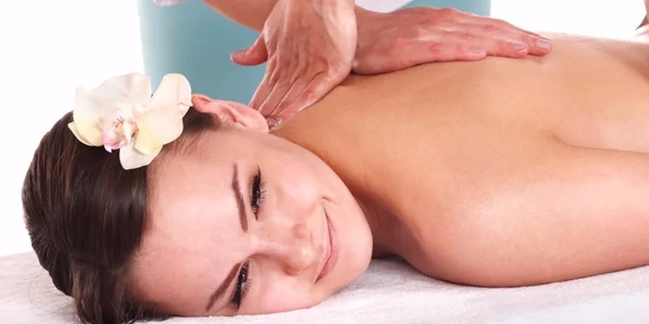 60minutová celková masáž dvěma maséry - Salon Majka
