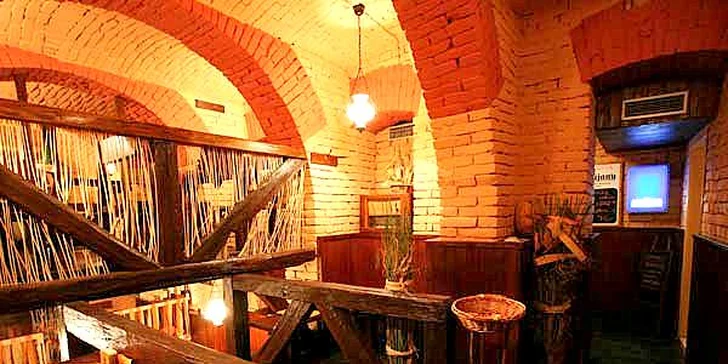 Bohaté masové hody v restauraci Divá Bára
