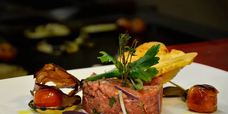 Zábavné degustační minikurzy v pražském Presto meat-market
