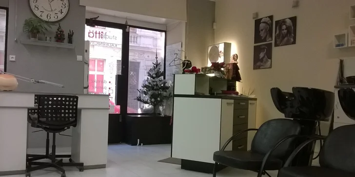 Dámský střih, melír nebo barva pro všechny délky vlasů v salonu Itta