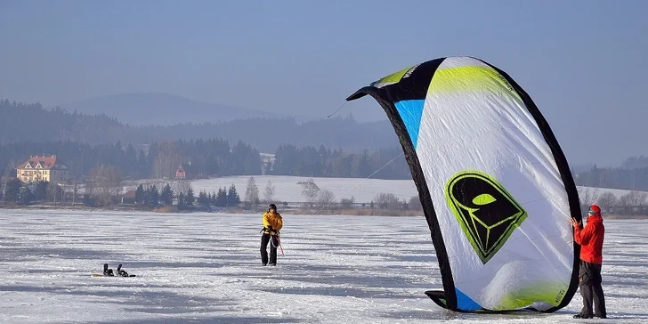 6hod. kurz landkitingu, kiteboardingu nebo snowkitingu na Lipně