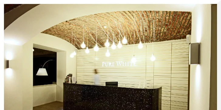 Advent či jaro v Praze v designovém hotelu Pure White****
