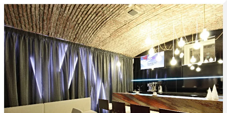 Advent či jaro v Praze v designovém hotelu Pure White****