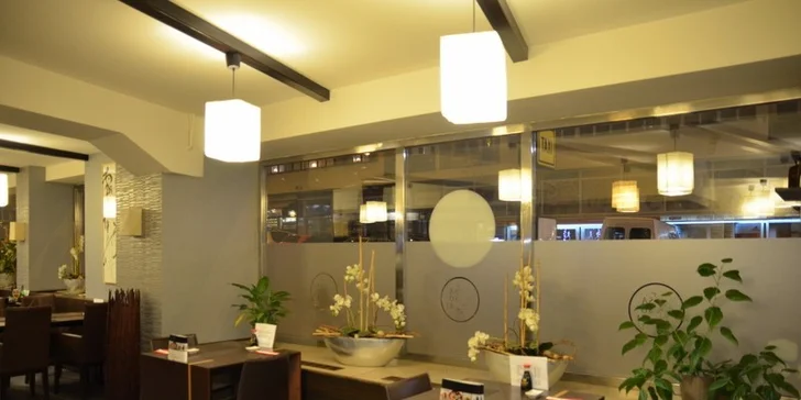 Vánoční voucher na bohaté sushi menu pro 2 v Sasori