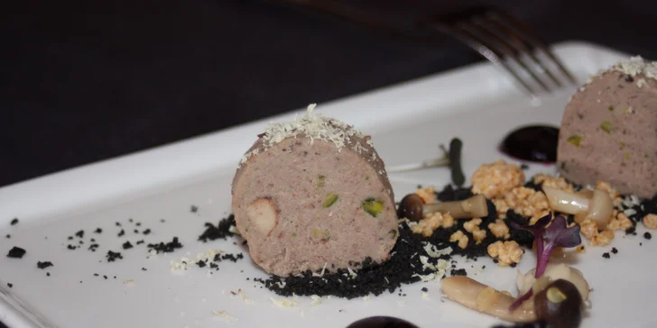 Delikatesní tříchodové menu pro dva restauraci Pod Věží