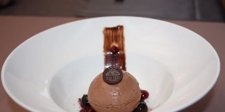 Delikatesní tříchodové menu pro dva restauraci Pod Věží