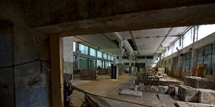 Paintballová hra na perfektních hřištích poblíž Prahy. Hala, les i vojenská základna včetně zapůjčení kompletního vybavení.