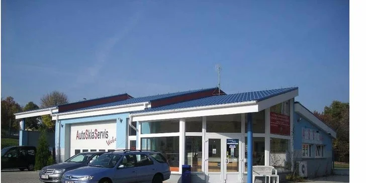 Důkladné čištění interiéru vozidla a sleva na autofólie