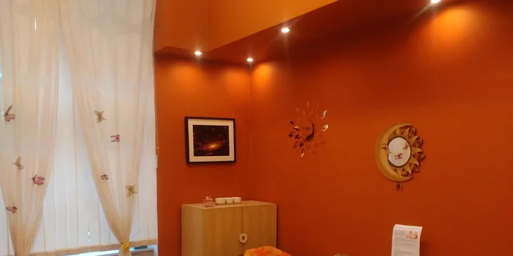 Večerní nebo společenské líčení