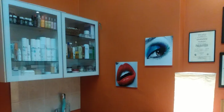 Večerní nebo společenské líčení