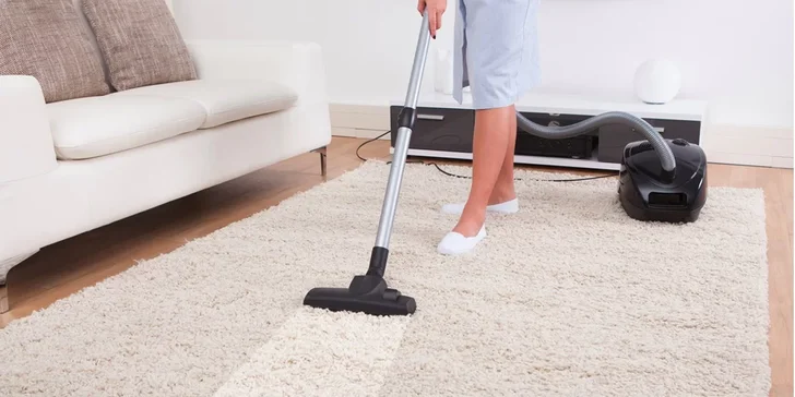 Čištění koberců v domácnostech i kancelářích do 50 m²