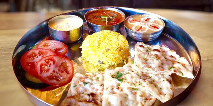 Na skok do Orientu: indické thali neboli mix specialit pro dvě osoby