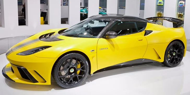 Hit motoristů a příznivců krásných aut: Autosalon v Ženevě včetně vstupenky
