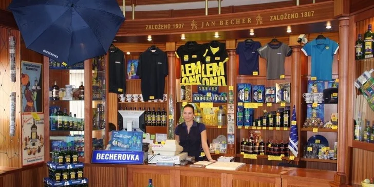 Vstupenky PRO DVA i pro rodinu do Jan Becher Muzea! Odhalte tajemství českého klenotu a získejte 2 miniaturní Becherovky či Becherovky Lemond.
