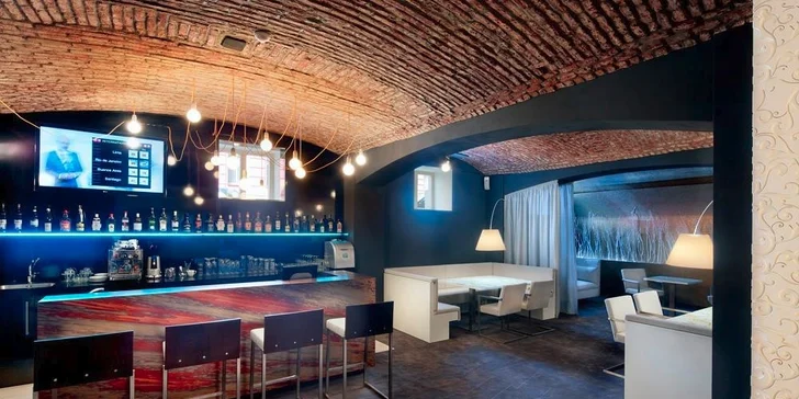 Advent či jaro v Praze v designovém hotelu Pure White****