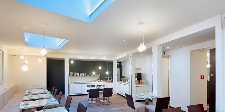 Advent či jaro v Praze v designovém hotelu Pure White****