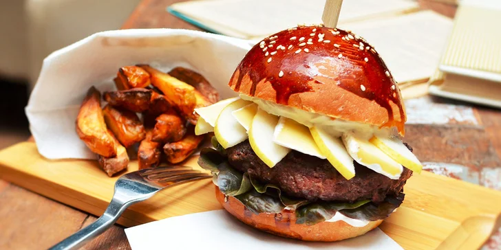 Bohaté burger menu v srdci Karlína pro 1 nebo 2 gurmány
