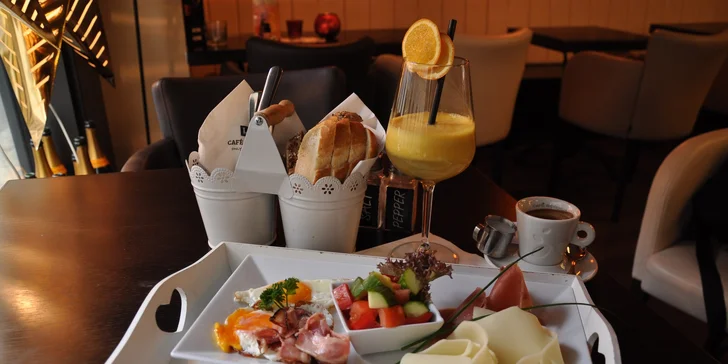 Snídaně ve stylu Café Level dle vlastní chuti