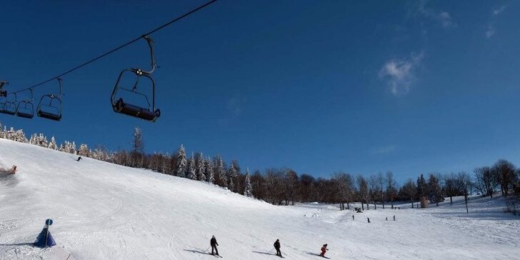 Jednodenní skipas na Ještěd: 9 km sjezdovek, pohodlné lanovky i super snowpark