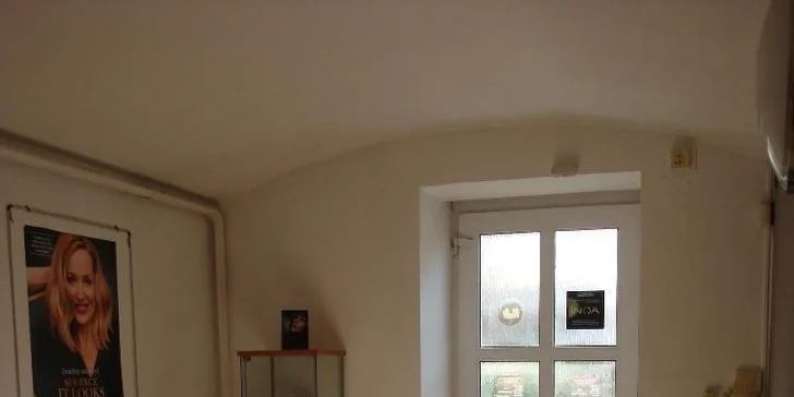 Dárkový kupón v hodnotě 600 Kč na kosmetickou péči ve studiu Onna