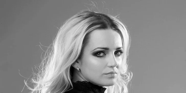 Glamour focení včetně profesionálního líčení a úpravy vlasů