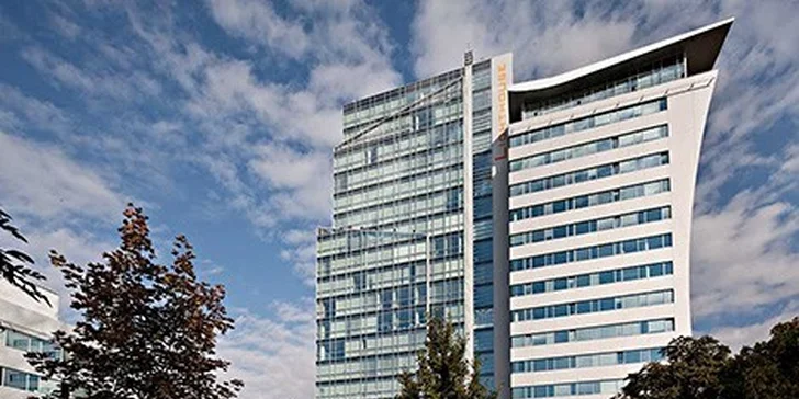 Plastická operace očních víček na prestižní klinice Oční centrum Praha