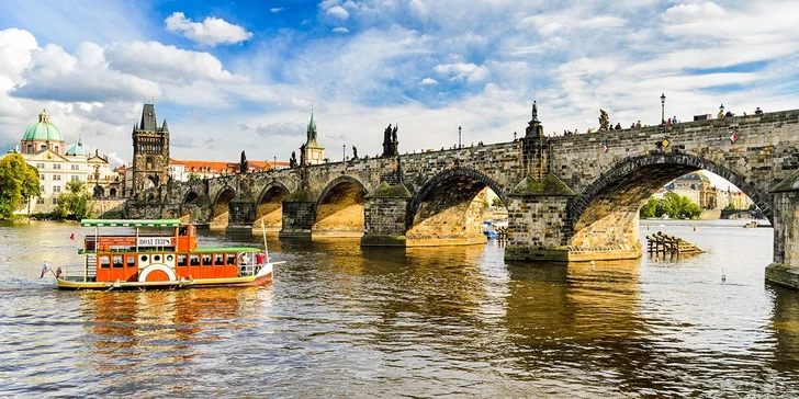 Vyhlídková plavba centrem Prahy pro jednu nebo dvě osoby